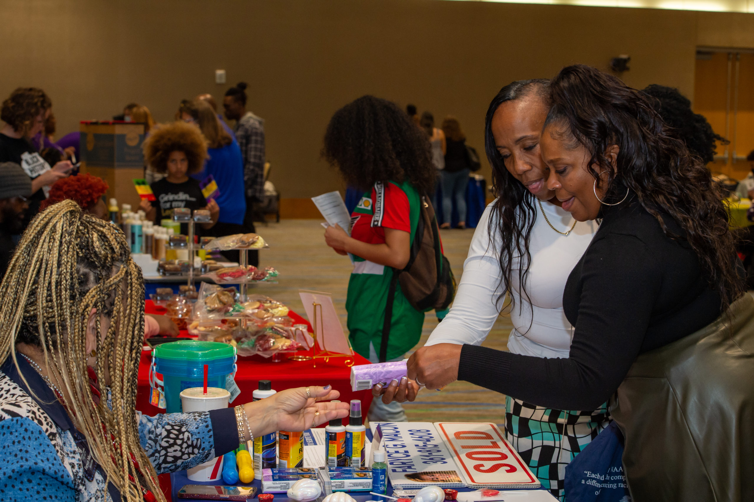 Attendees of Texas A&M University-Corpus Christi's 2022 Black History Month Kick-Off meet local vendors.