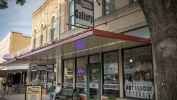 The New Braunfels Art League was founded in 1965 and continues to attract art enjoyers from around Texas and beyond.