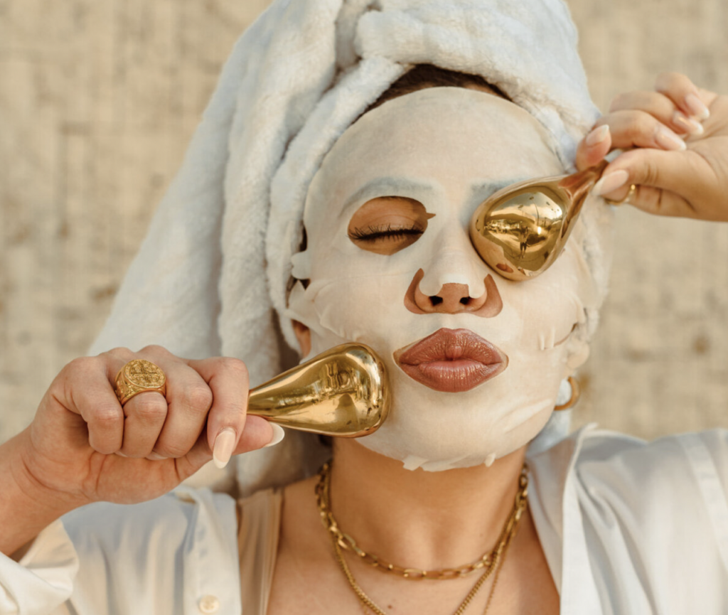 TÓRA in Rockport, Texas offers facial services. 