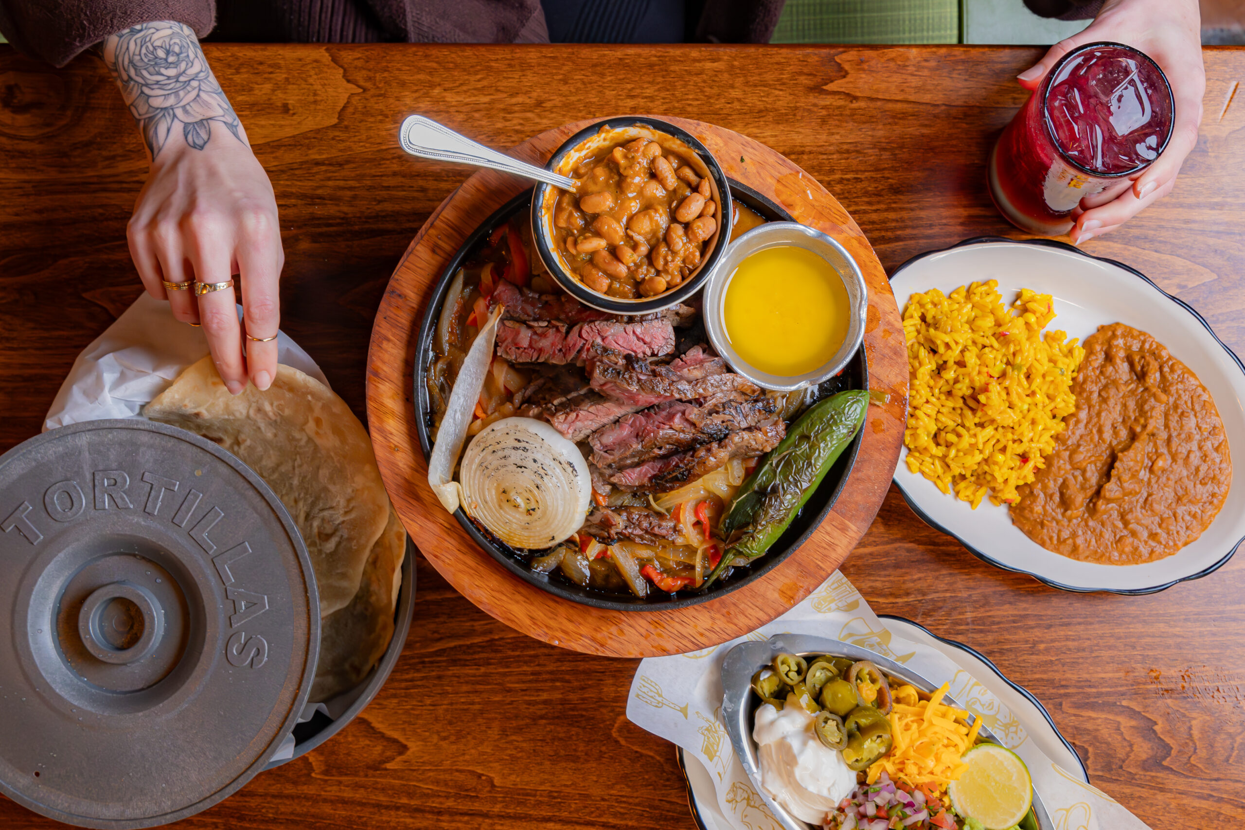 photo of the fajita plate from El Camino Comida & Bar