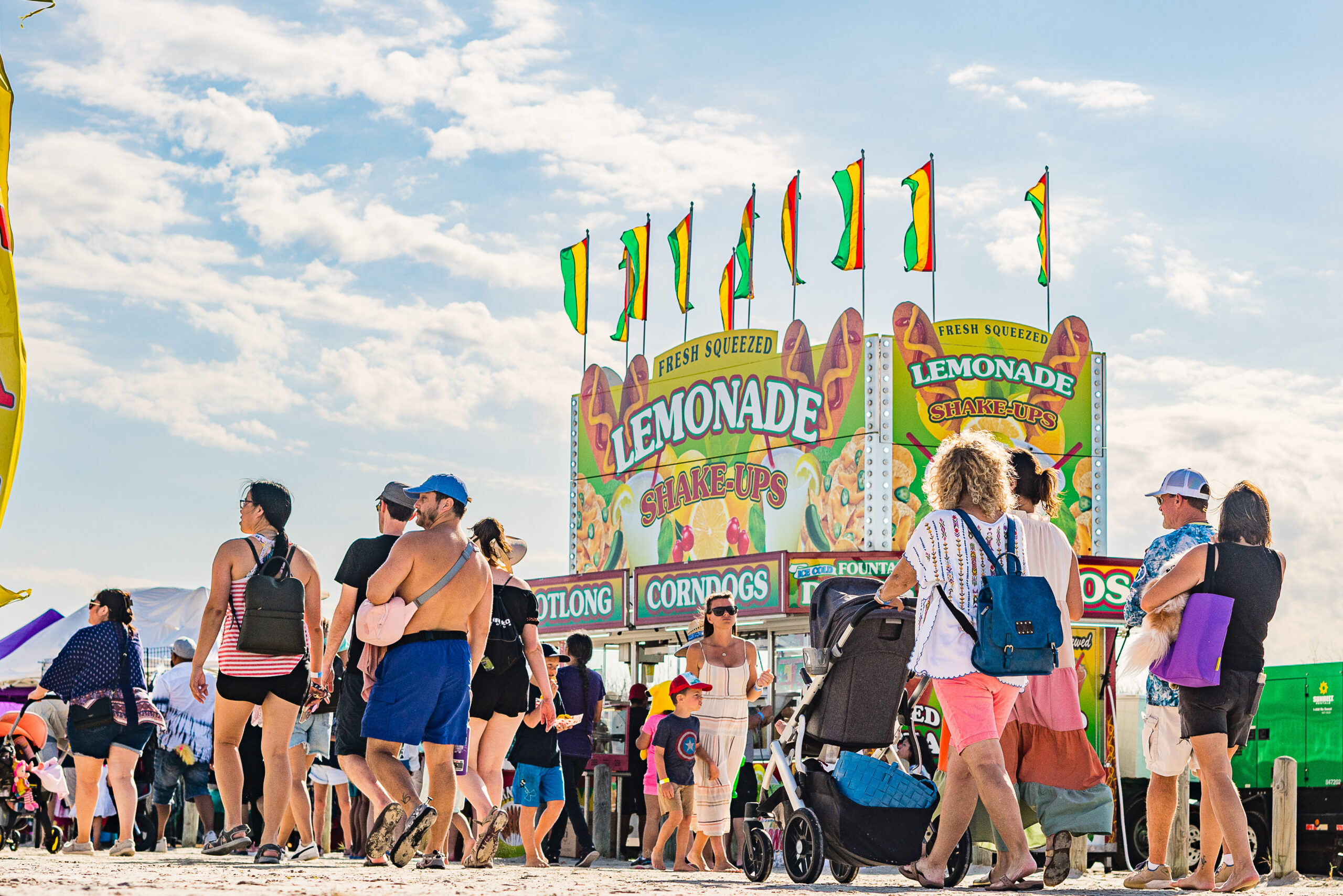 photo of attendees at Texas SandFest