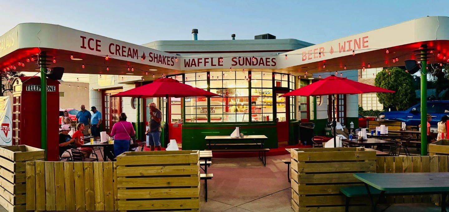 An shot of Mia Mia's Pizzeria, a new addition to the Corpus Christi food and drink scene.